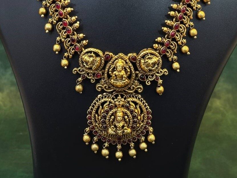 photo_6215089815489809315_y1