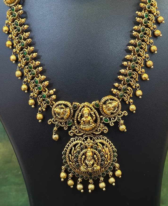 photo_6215089815489809316_y1