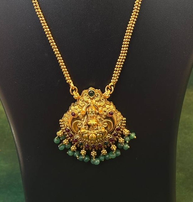 photo_6215089815489809317_y1