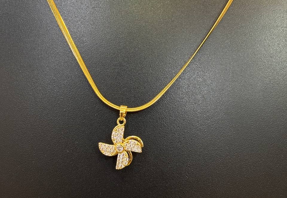 photo_6293929588089884680_y1